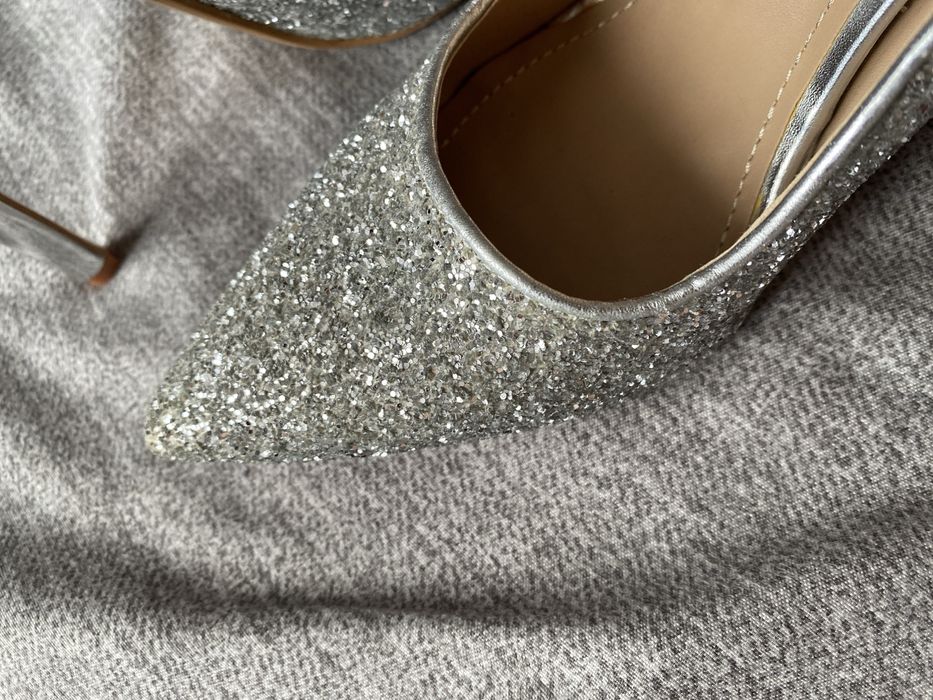 Pantofi stiletto