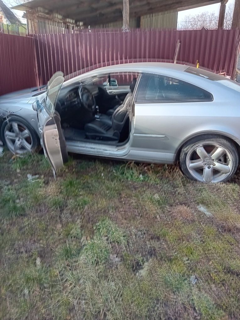 Dezmembrez Peugeot 407 coupe