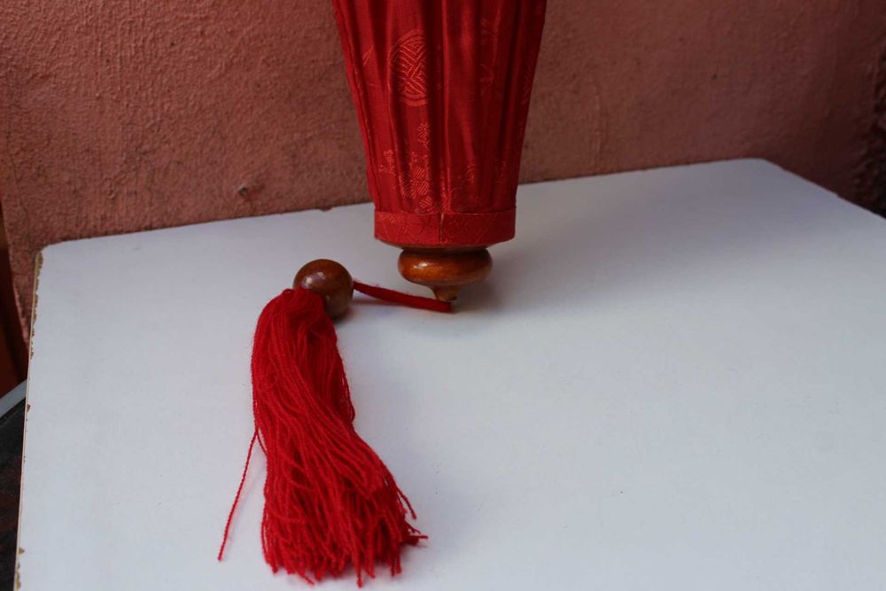 Lampas / lanterna colectie CHINA, Vintage, Matase si lemn, ca 1970