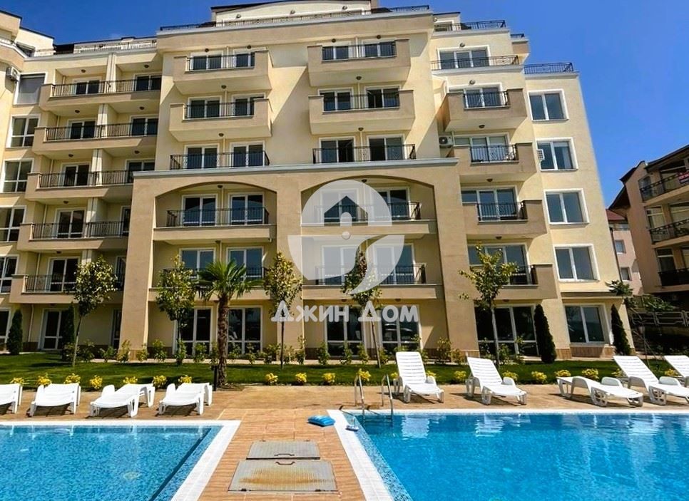 Aпартамент с ЧАСТИЧНА ГЛЕДКА ПЛАНИНА в Ипанема Бийч, Свети Влас