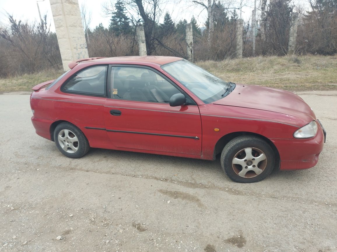 Хюндай Акцент 1.3 i на части !!!