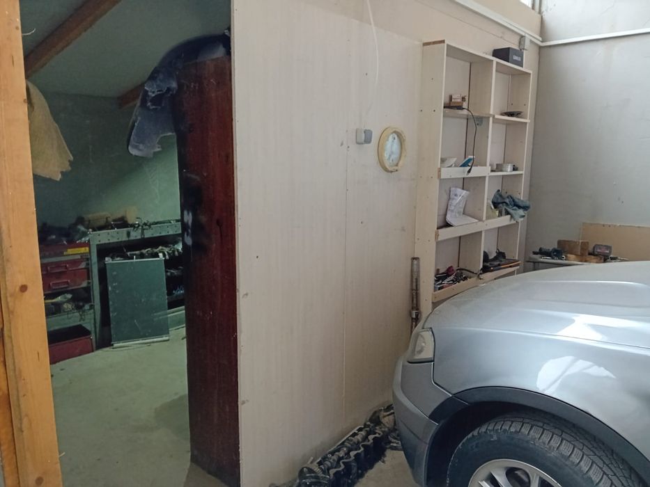 Дава се под наем Гараж / Паркомясто в Асеновград - 115 кв.м за 867 € - Снимка #6