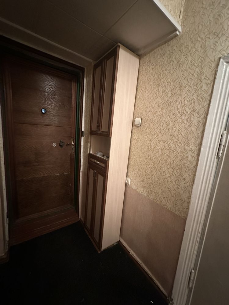Продам прихожую из дерева