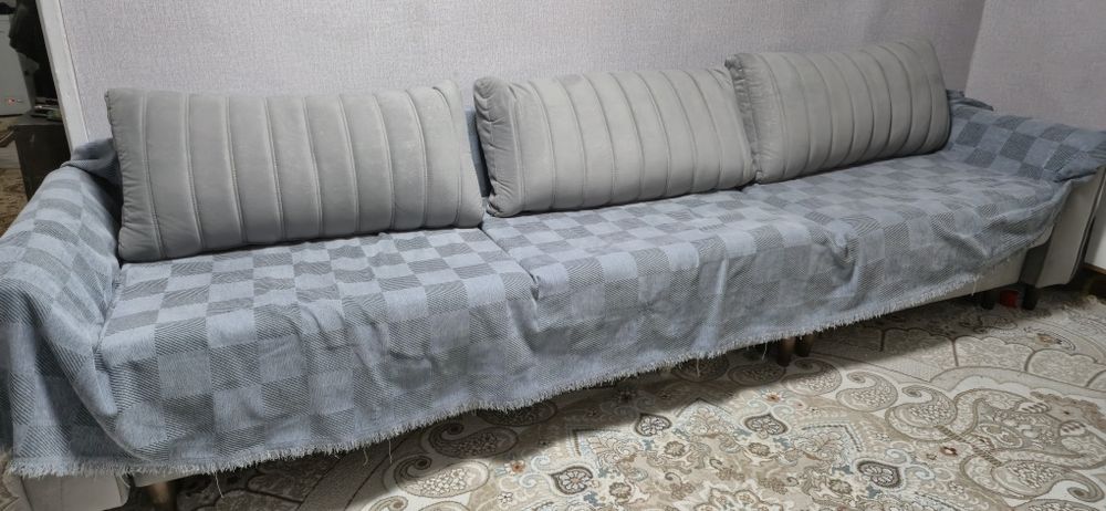 Срочно продам фабричный 4 метровый диван, хорошего качества