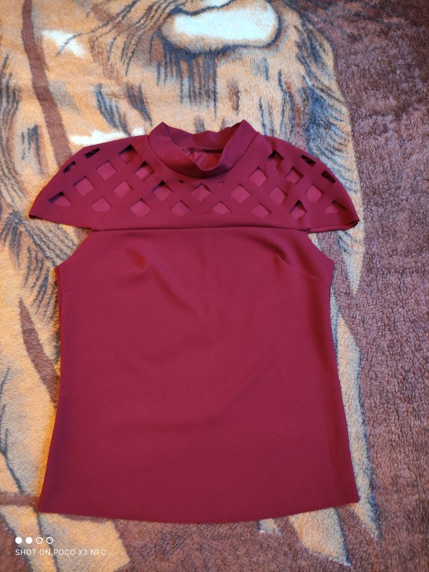 Елегантна блуза в бордо