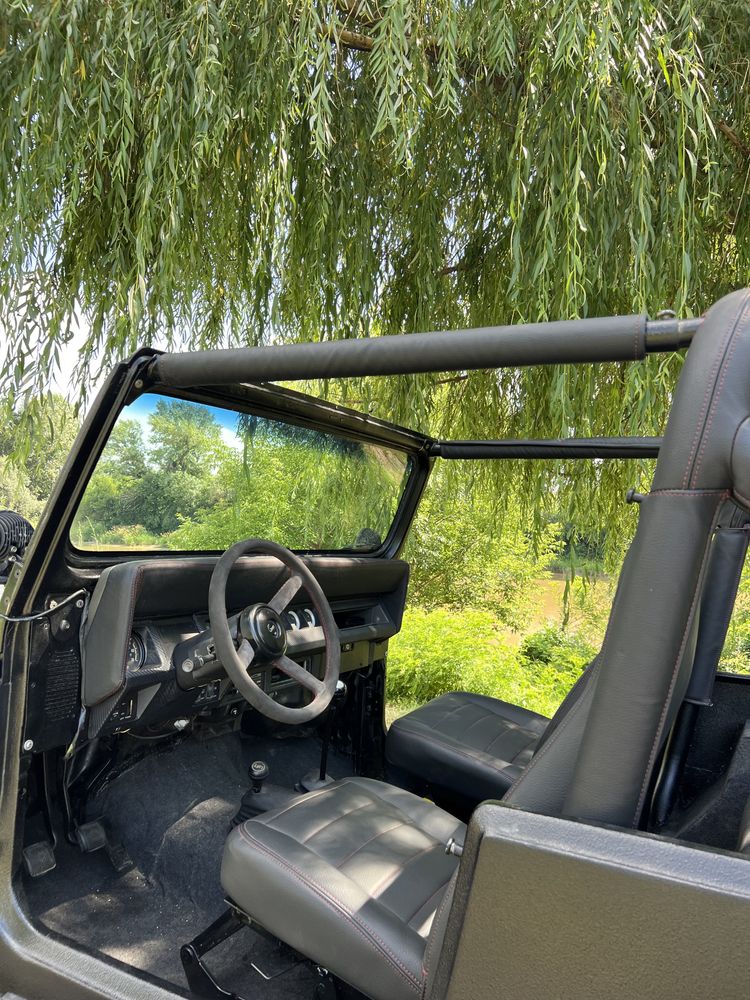 Vând Jeep Wrangler Yj Variante