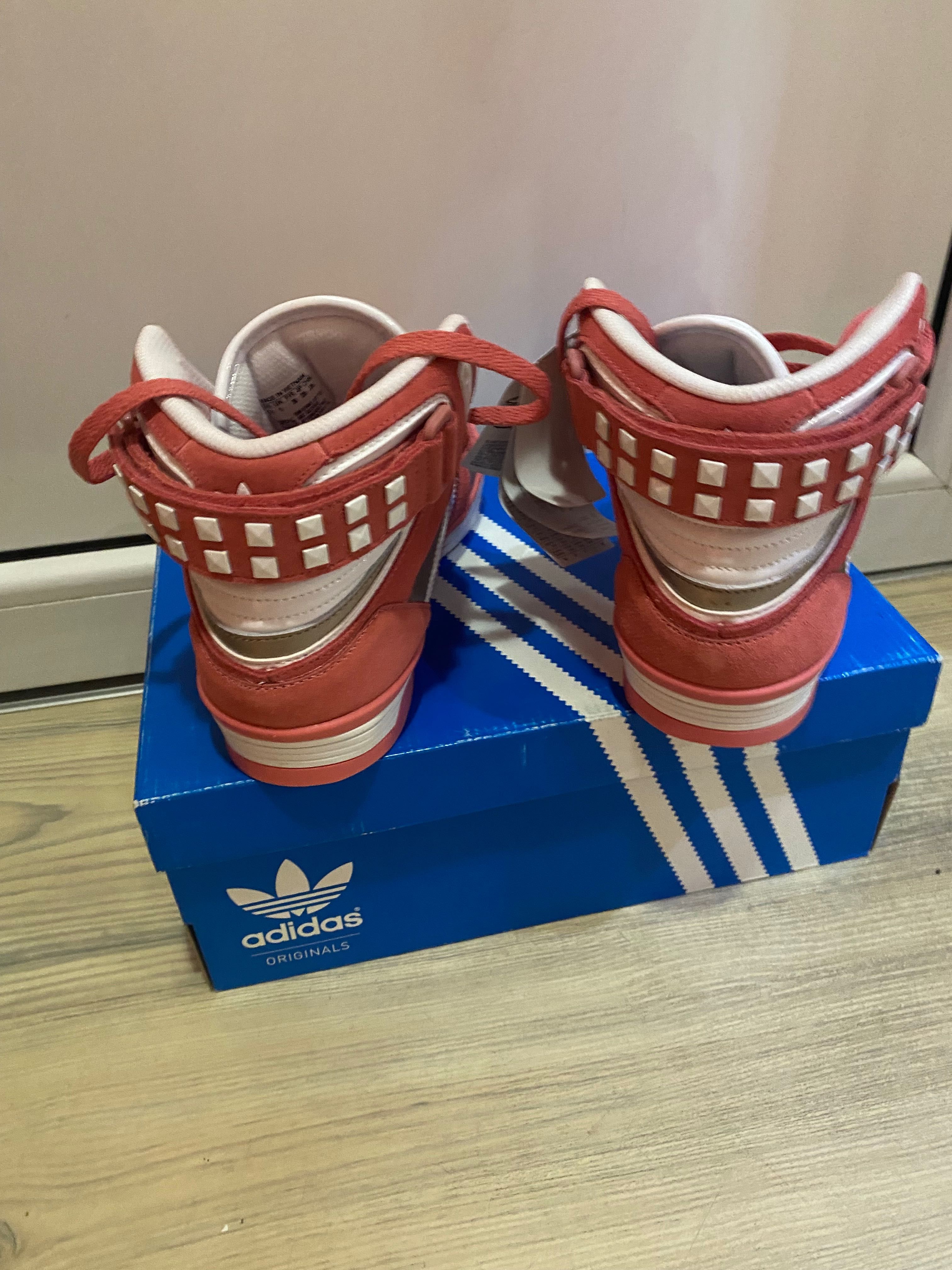 Кецове adidas- дамски