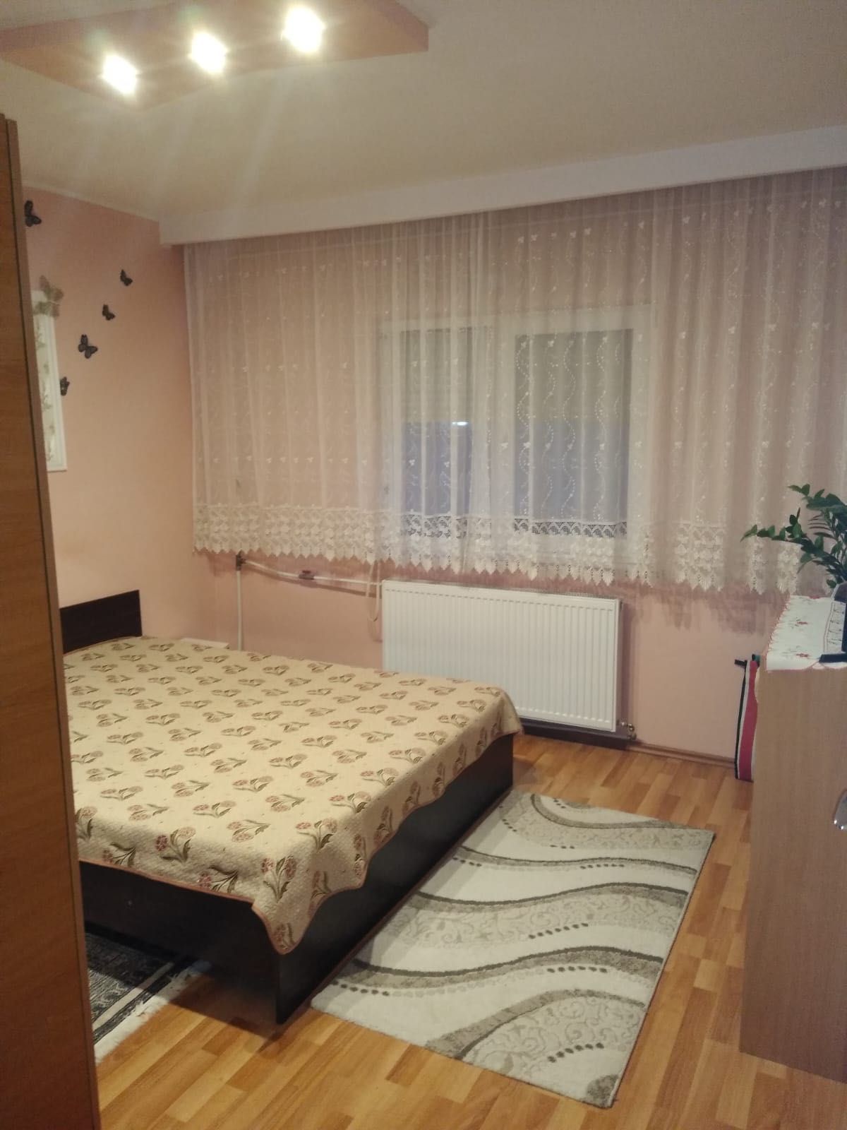 Vand Apartament cu 3 camere