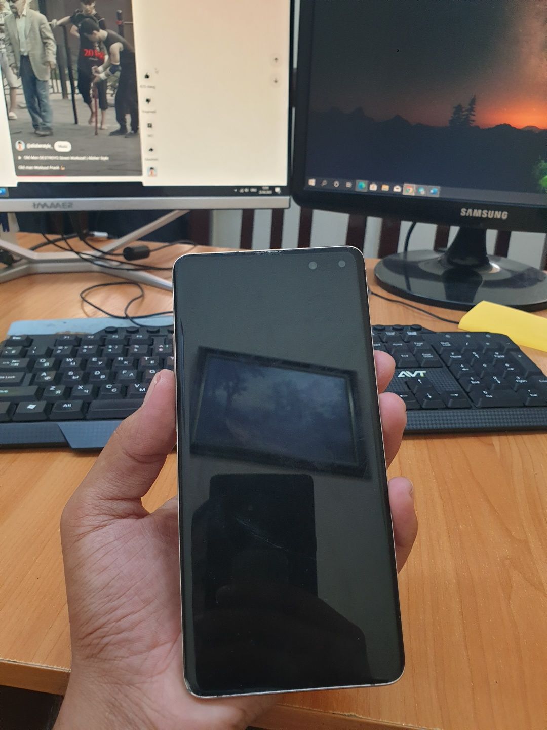 Samsung galaxy S10 5g srochna sotiladi. Narxini kelishamiz