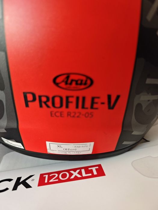 Продавам каска Arai xl