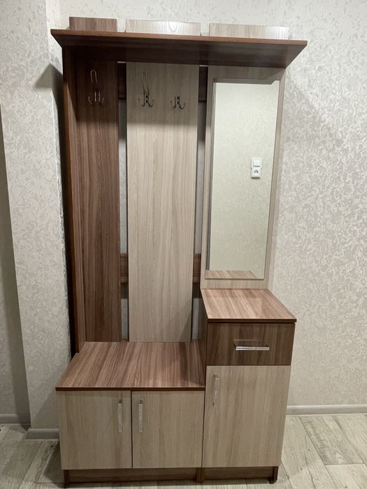 Продам прихожую.
