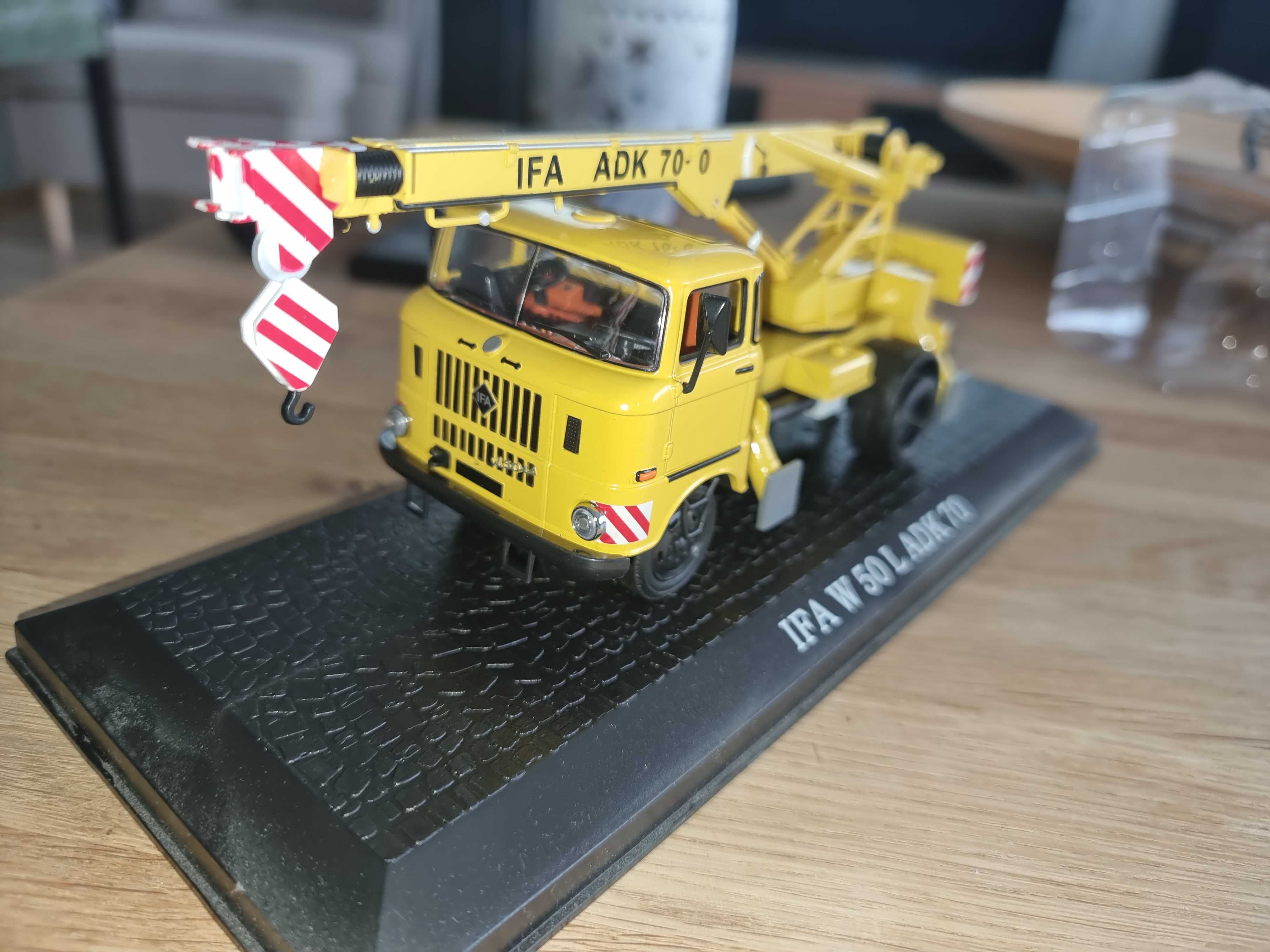 Vand macheta,jucarie Camion roman diesel editia atlas