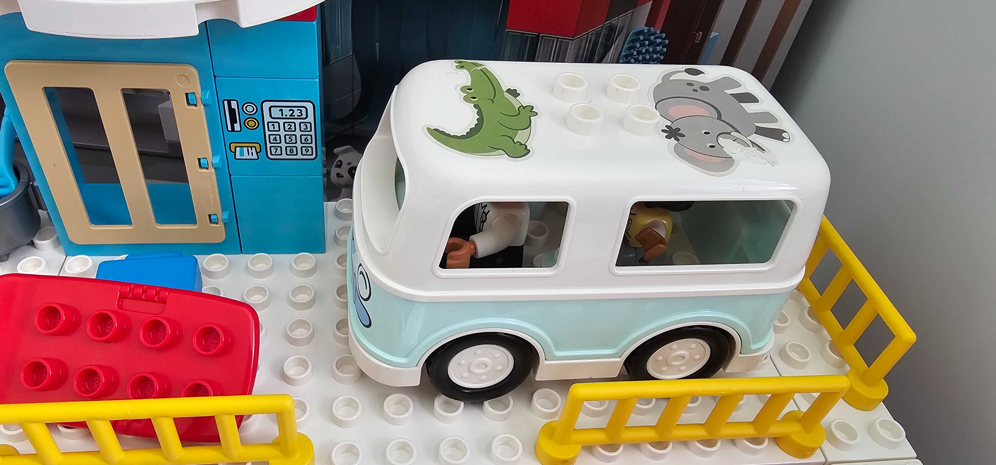 DUPLO 10948 Паркинг и автомивка