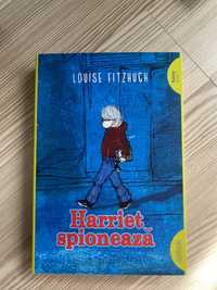 Harriet spioneaza de Louise Fitzhugh