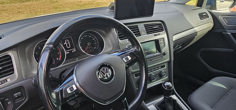 Vând Volkswagen golf 7 1.2 tsi 115cp
