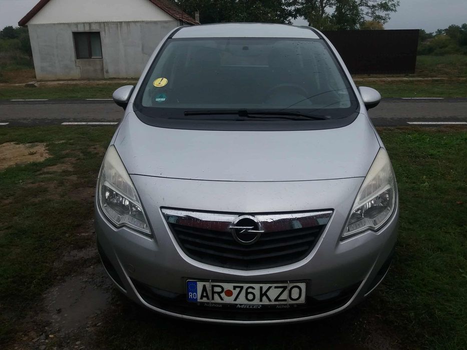Masina Opel Meriva