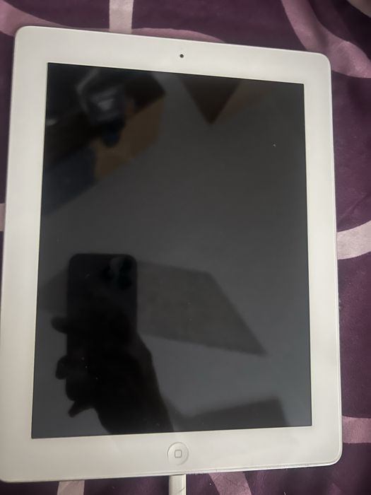 Vand Ipad gen 4.