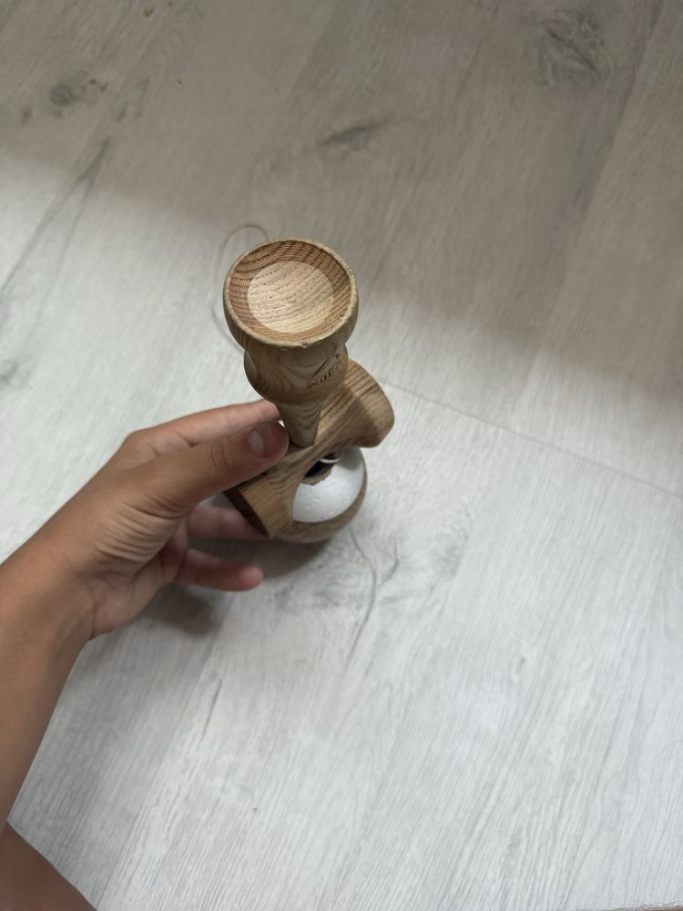 Kendama krom noua