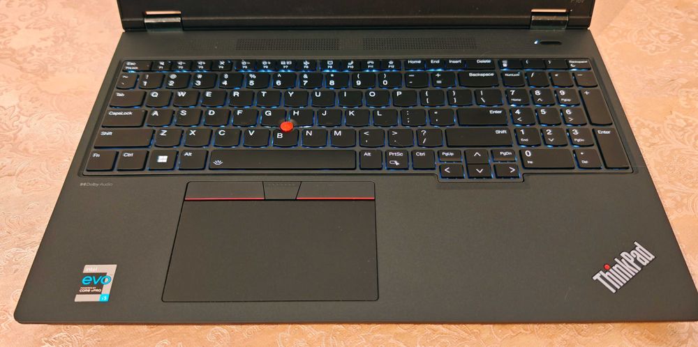 Lenovo ThinkPad P16v/Core i5 13500H/16GB RAM/512GB SSD/16 Full HD+ IPS