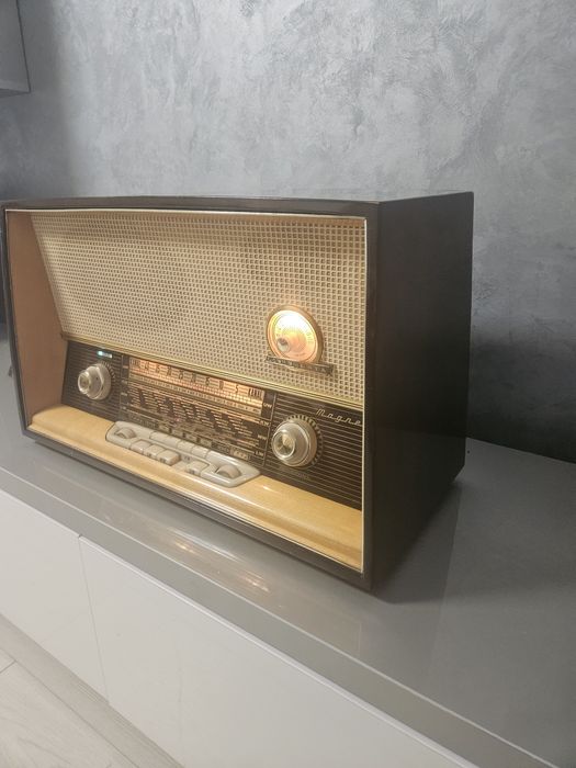 Radio Magnet (Loewe-Opta)