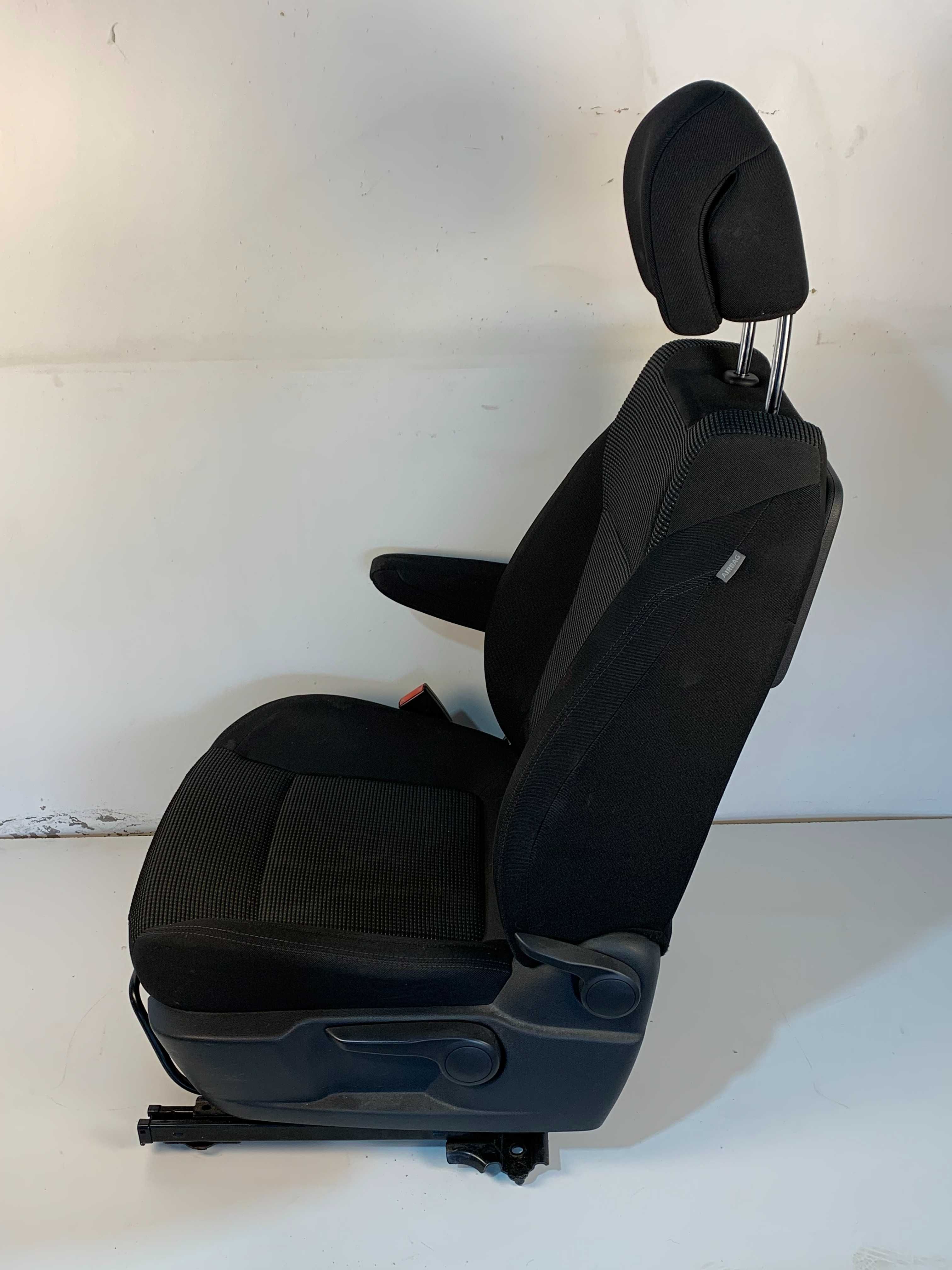 Салон комплект седалки Пежо 5008 Peugeot 5008