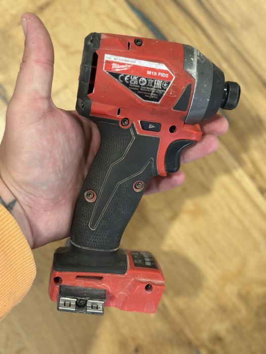 Импакт/Винтоверт Milwaukee M18 fid 2