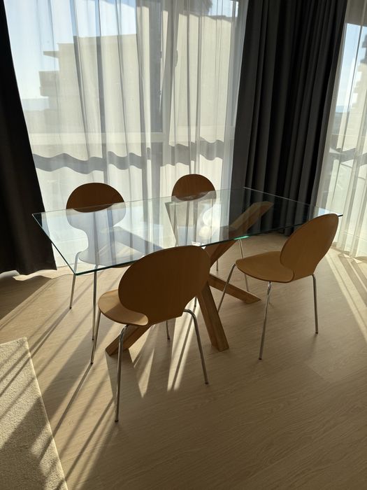 Маса за хранене с 4 стола