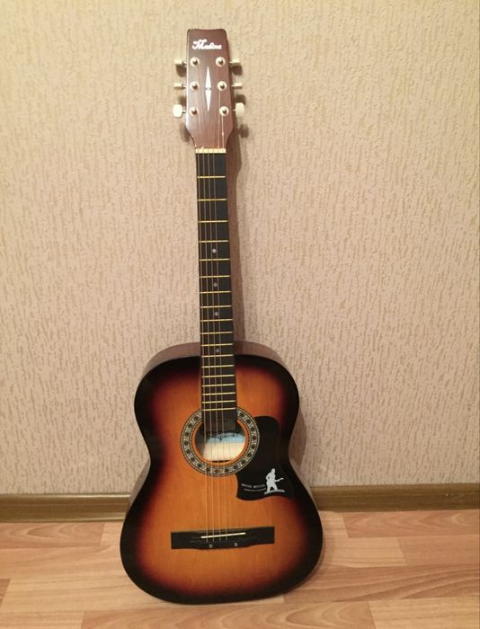 Гитара акустическая