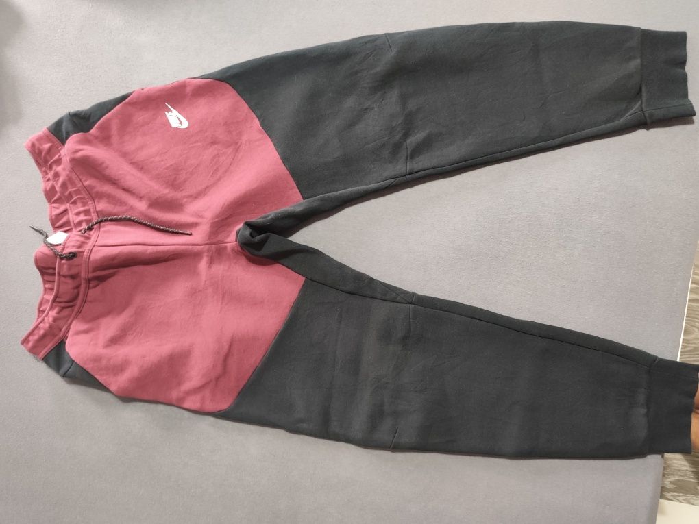 Долнища Nike Tech Fleece и Nike Tech Pack