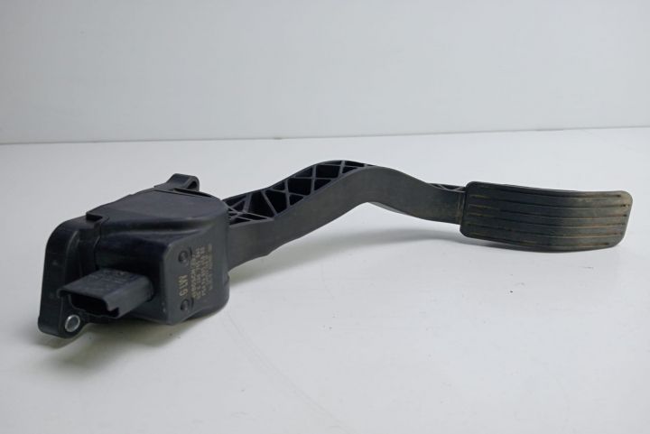 Pedala acceleratie   9680565880 Citroen C4 prima generatie seria