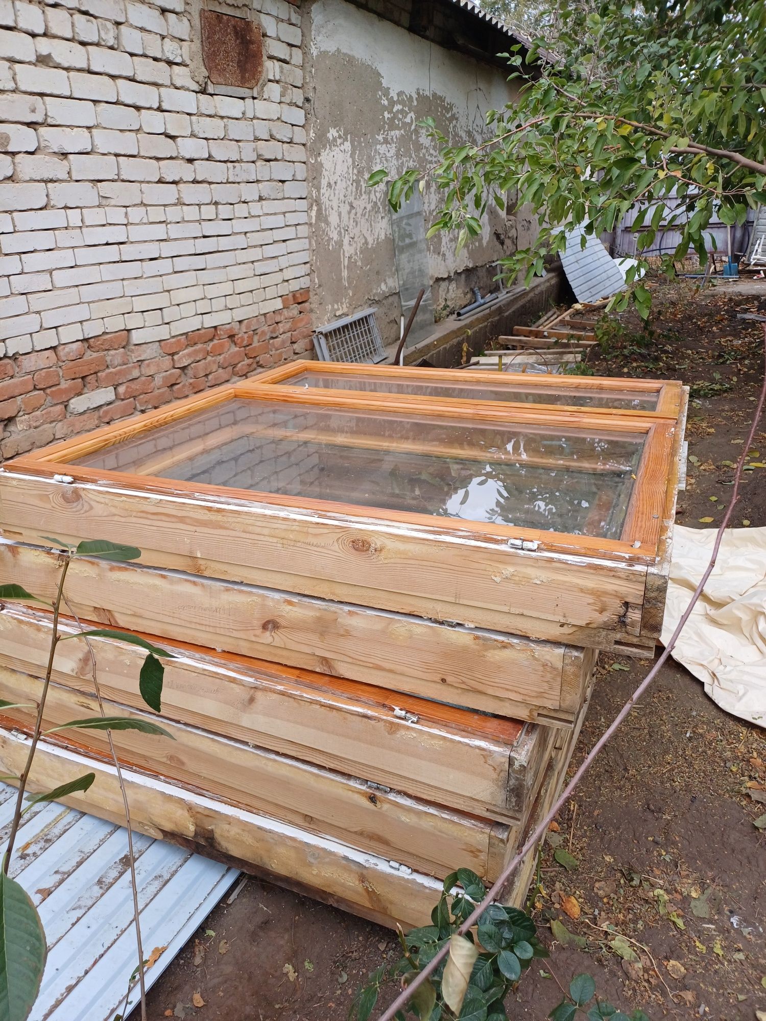 Продам оконные блоки.