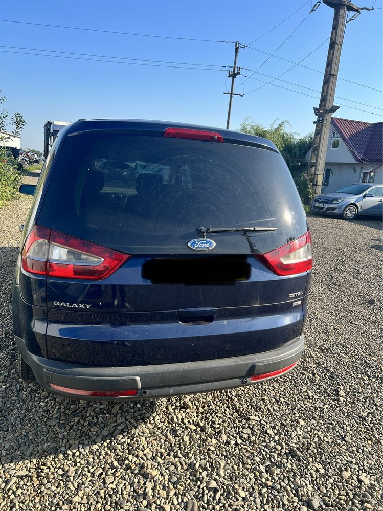 Dezmembrez Ford galaxy 2009