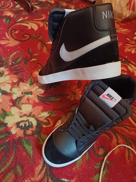 Кроссовки Nike новые