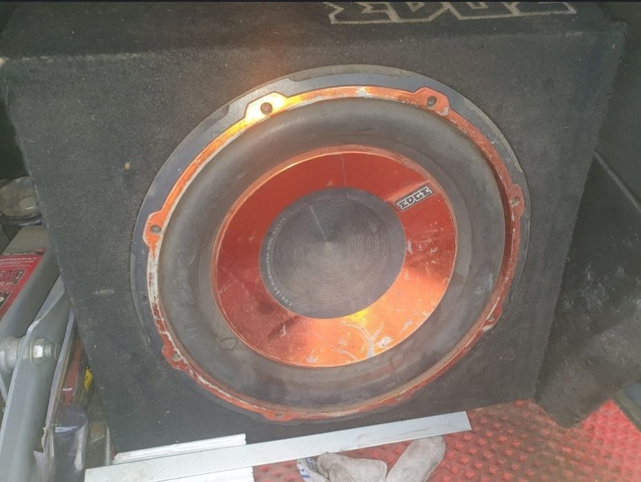 Продам сабвуфер в отличном состоянии