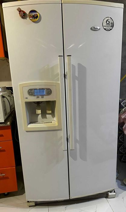 Whirlpool двух дверный холодильник, сломался вентилятор.