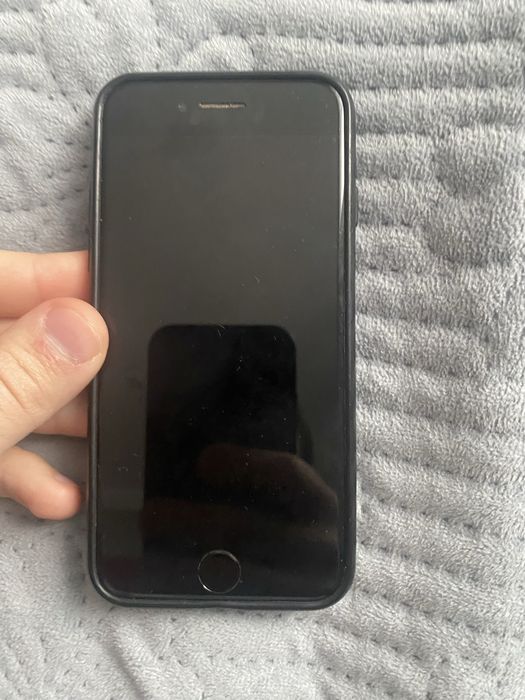 Продам.  Айфон 7