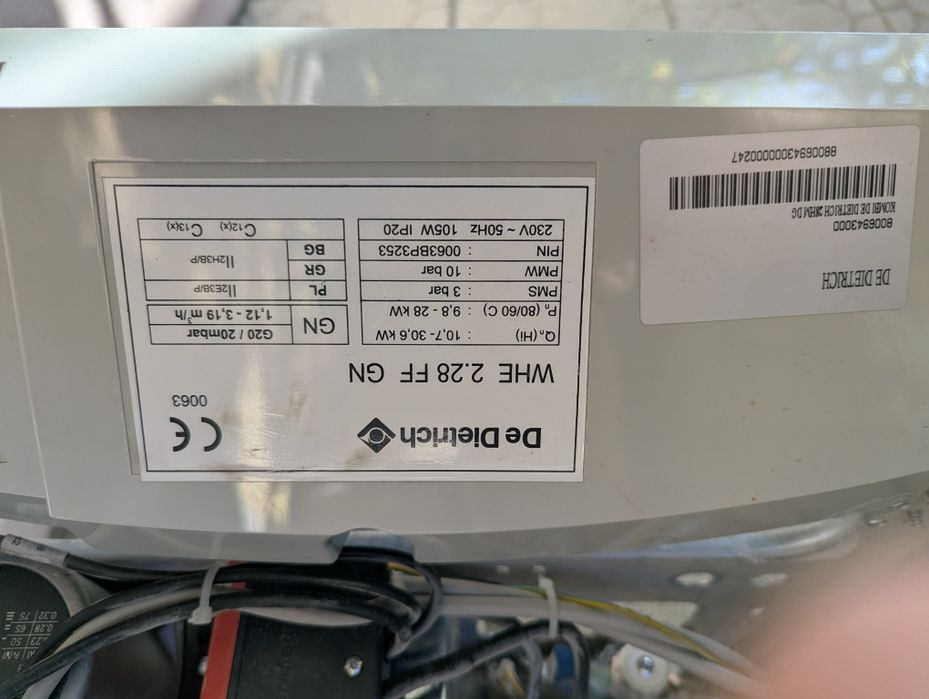 Centrala termica pe gaz și calorifere cu elmentii din aluminiu