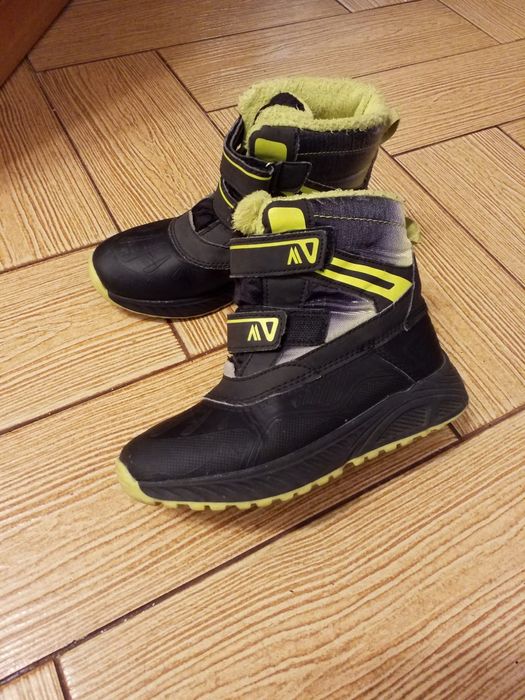 Cizme impermeabile mărime 33.