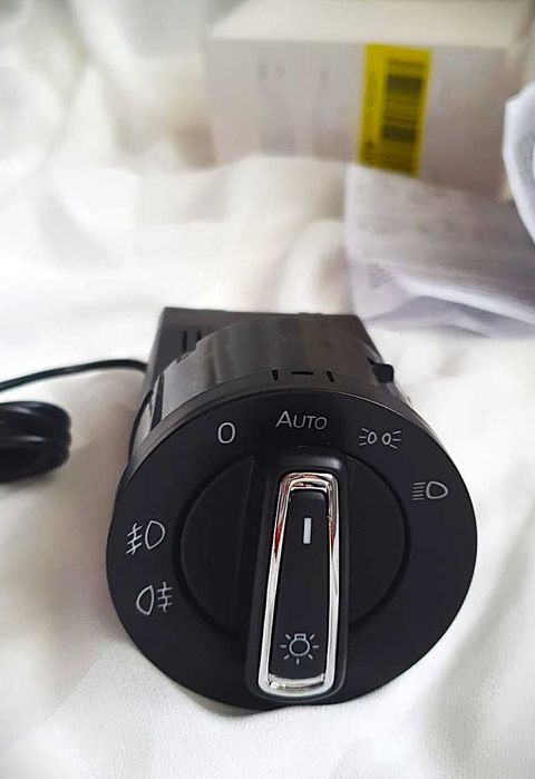 Volkswagen Bloc lumini cu senzor -Golf 4 - MK4 . OEM -3BD941531A