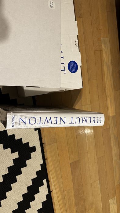 Taschen - Helmut Newton SUMO XL Box (carte, stand, brosura)