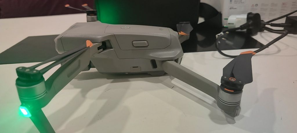DJI Air 2S Fly More Combo + допълнения в перфектно състояние