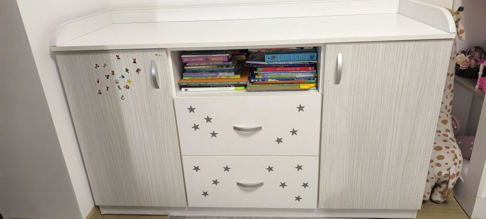 Comoda dormitor in condiții foarte bune