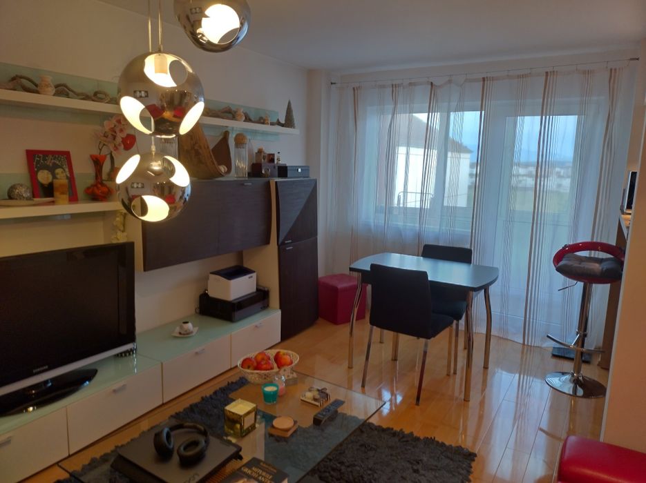 Proprietar vand apartament cu doua camere si pivnita Sibiu