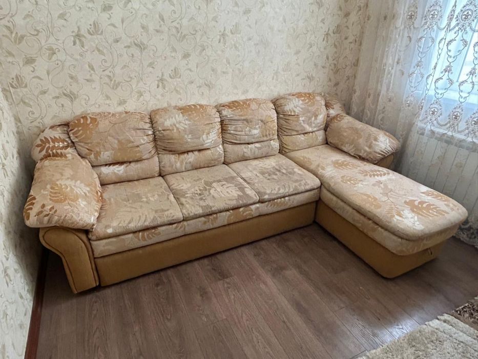 Диван в хорошем состоянии
