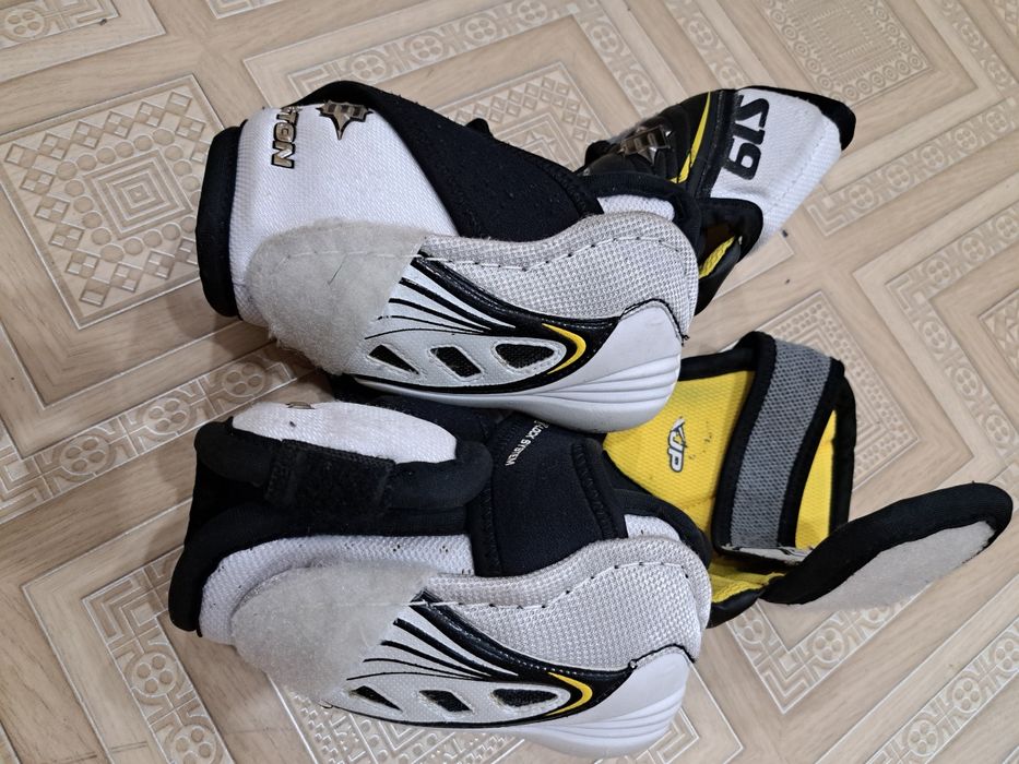 Продам хоккейные налокотники