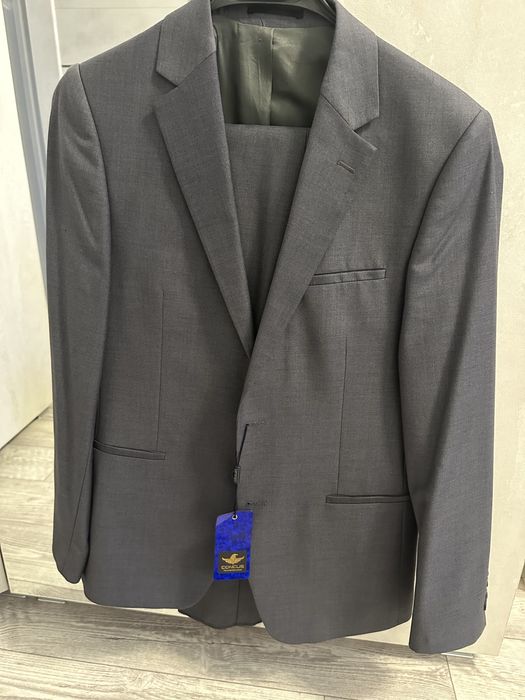 Продам костюм двойку новый!