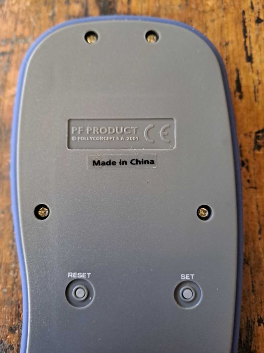 калкулатор Марксман Marksman, работи със солар и батерия, червен/розов