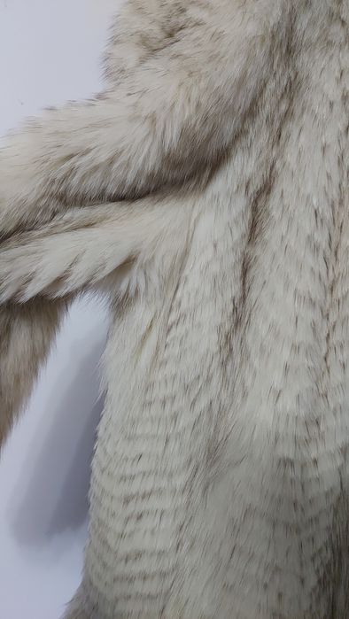 Haina blana naturala vulpe