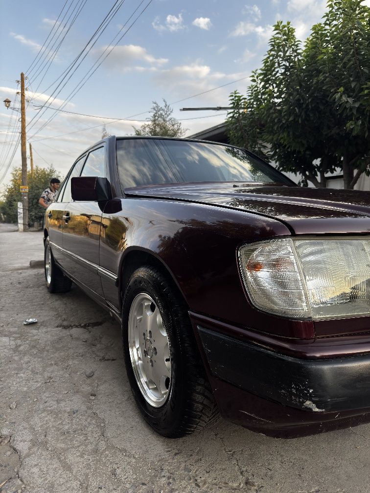 W124 sotiladi yaxshi xolatda