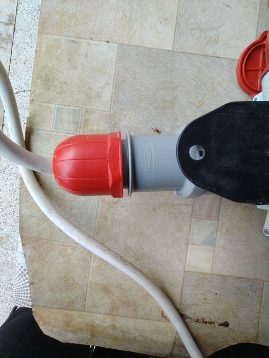 Трифазен разклонител Schwabe60832-3 гнезда,400 V,32 A+кабел+2 щепсела